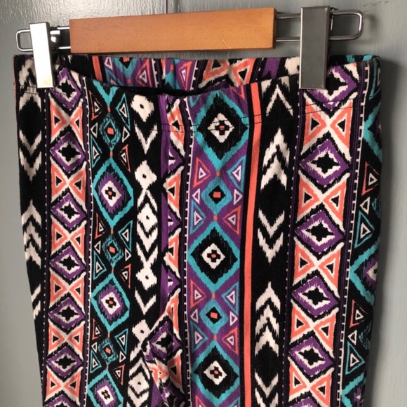 Forever 21 Medium Aztec Print Leggings - Picture 2 of 3
